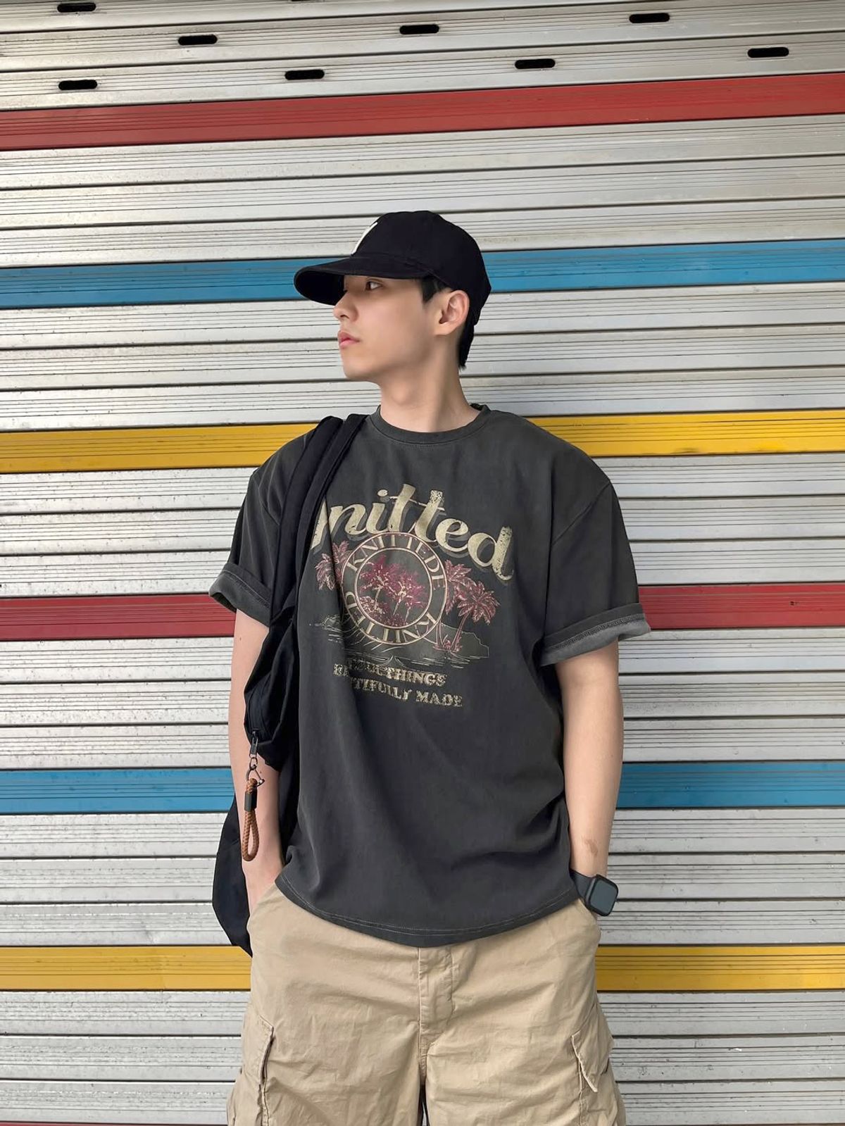 니티드(KNITTED) (UNISEX) 피그먼트 팜트리 그래픽 티셔츠 CHARCOAL