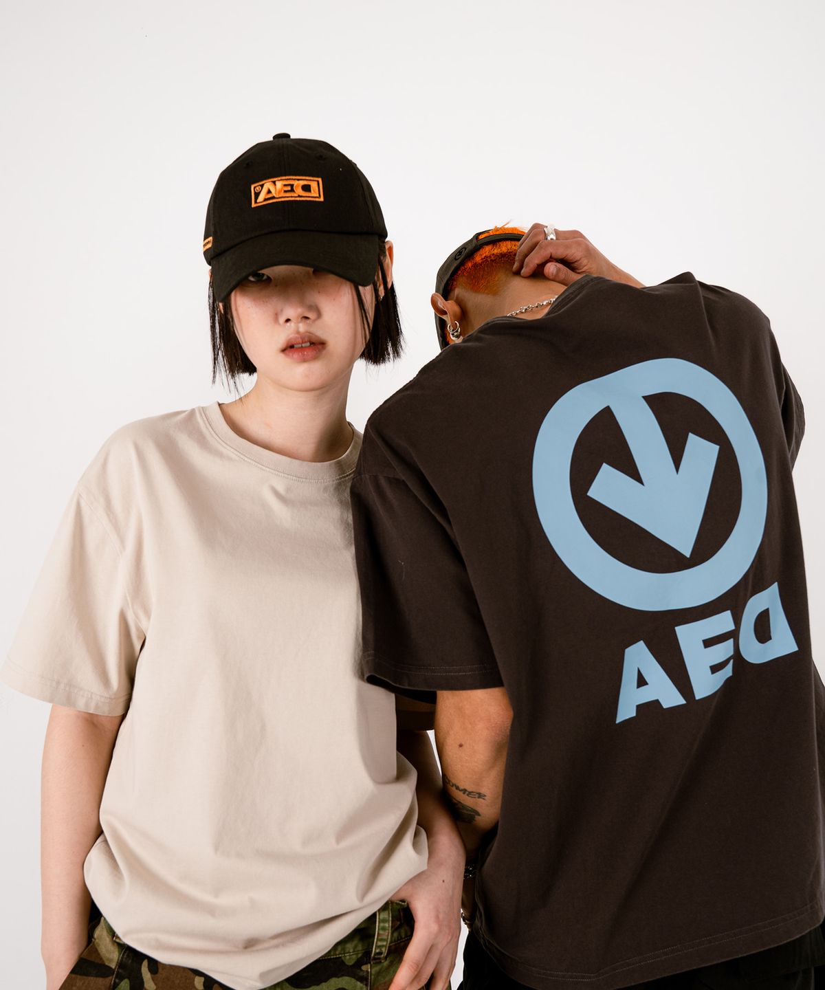 올아이즈다운(ALL EYES DOWN) PIGMENT BASIC LOGO T-SHIRT (CHARCOAL)