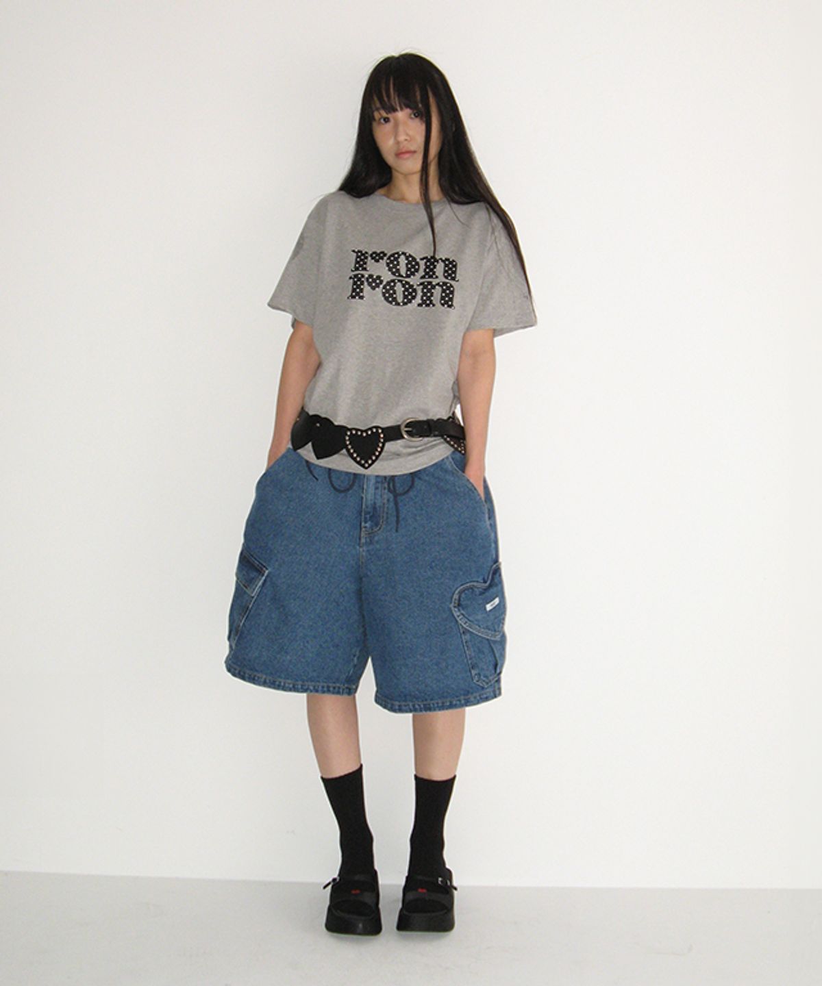 론론(RONRON) DOT LOGO BASIC FIT T SHIRT GREY