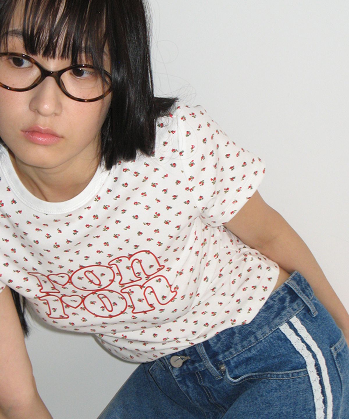 론론(RONRON) FLORAL LOGO SLIM CROP T SHIRT WHITE