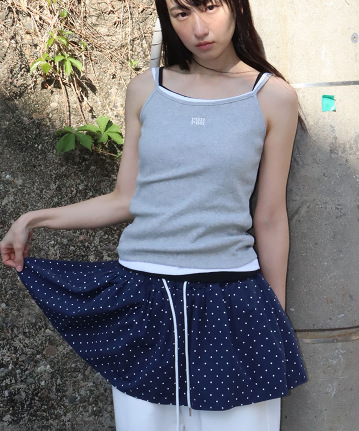 론론(RONRON) SIMPLE LOGO POINT SLEEVELESS GREY