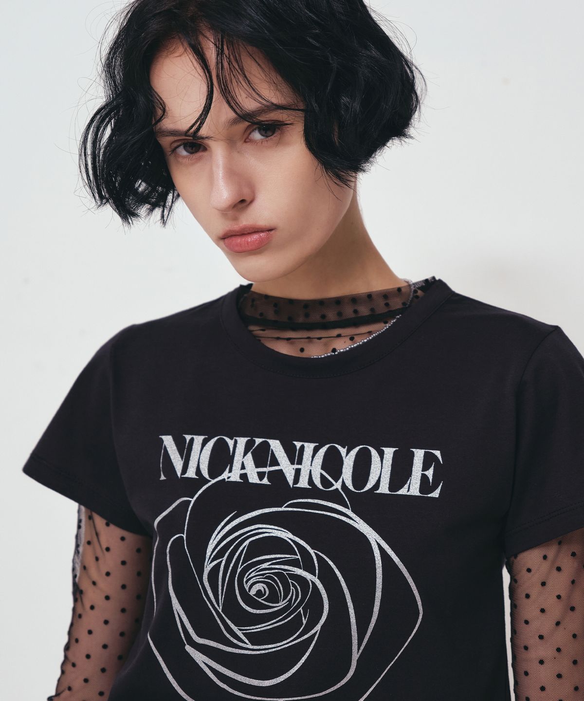 닉앤니콜(NICK&NICOLE) ROSE SIGNATURE CROP TOP_BLACK SILVER