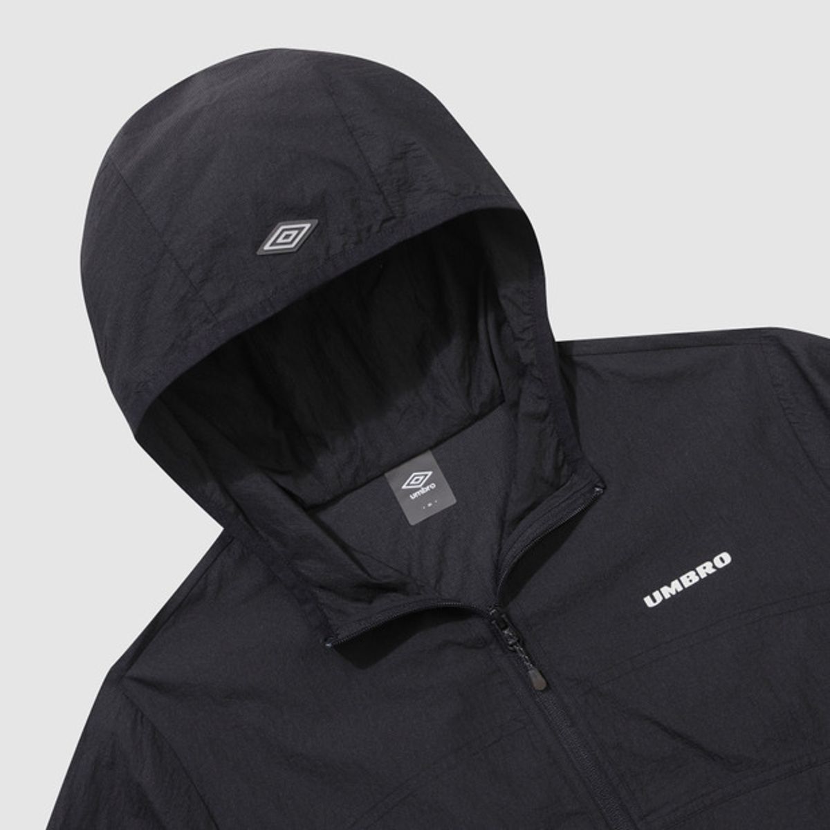 엄브로(UMBRO) 라이트브리즈 쿨링 우먼스 경량후드자켓 블랙(UQ222CJK66)