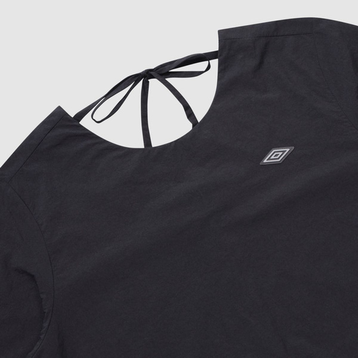 엄브로(UMBRO) 라이트브리즈 쿨링 우먼스 반팔 원피스 블랙(UQ222COP66)