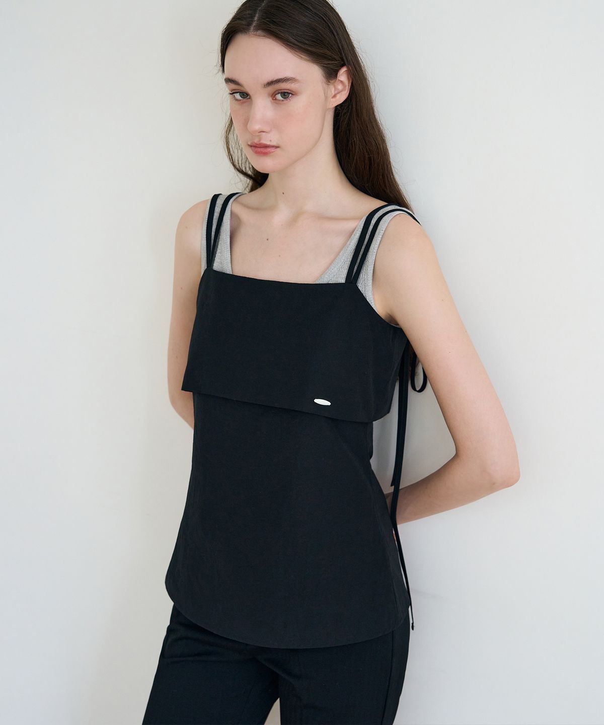 드로우핏 우먼(DRAWFIT WOMEN) 페어 스트랩 슬리브리스 블라우스 [WHITE]