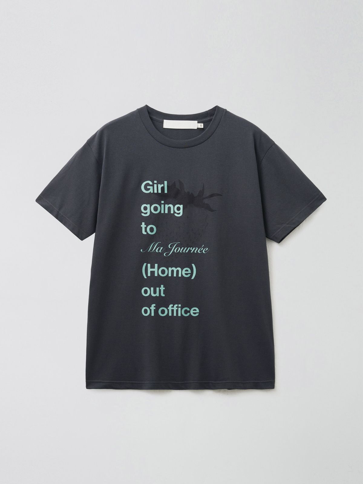마조네(MA JOURNÉE) M STRAWBERRY SHORT SLEEVE T-SHIRT_CHARCOAL