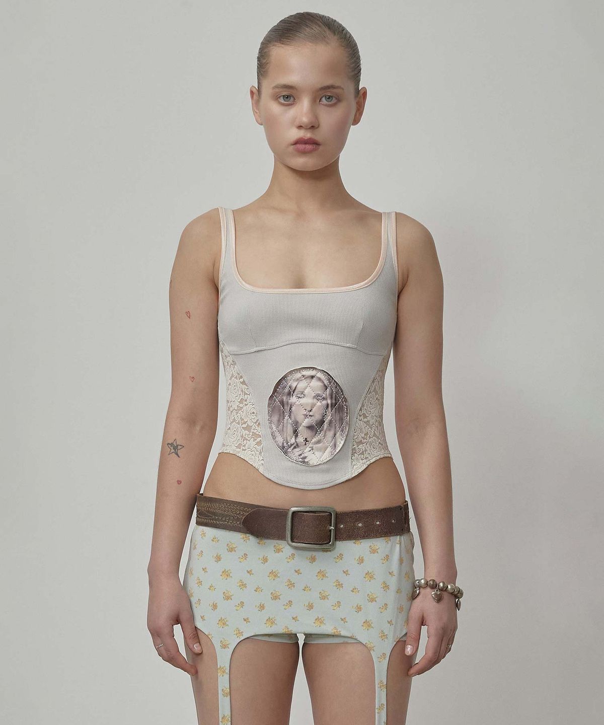 스컬프터(SCULPTOR) Beaded Maria Top Pale Gray