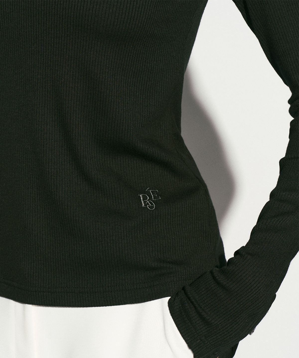 리이(RE RHEE) LONG SLEEVE BUTTON TOP BLACK