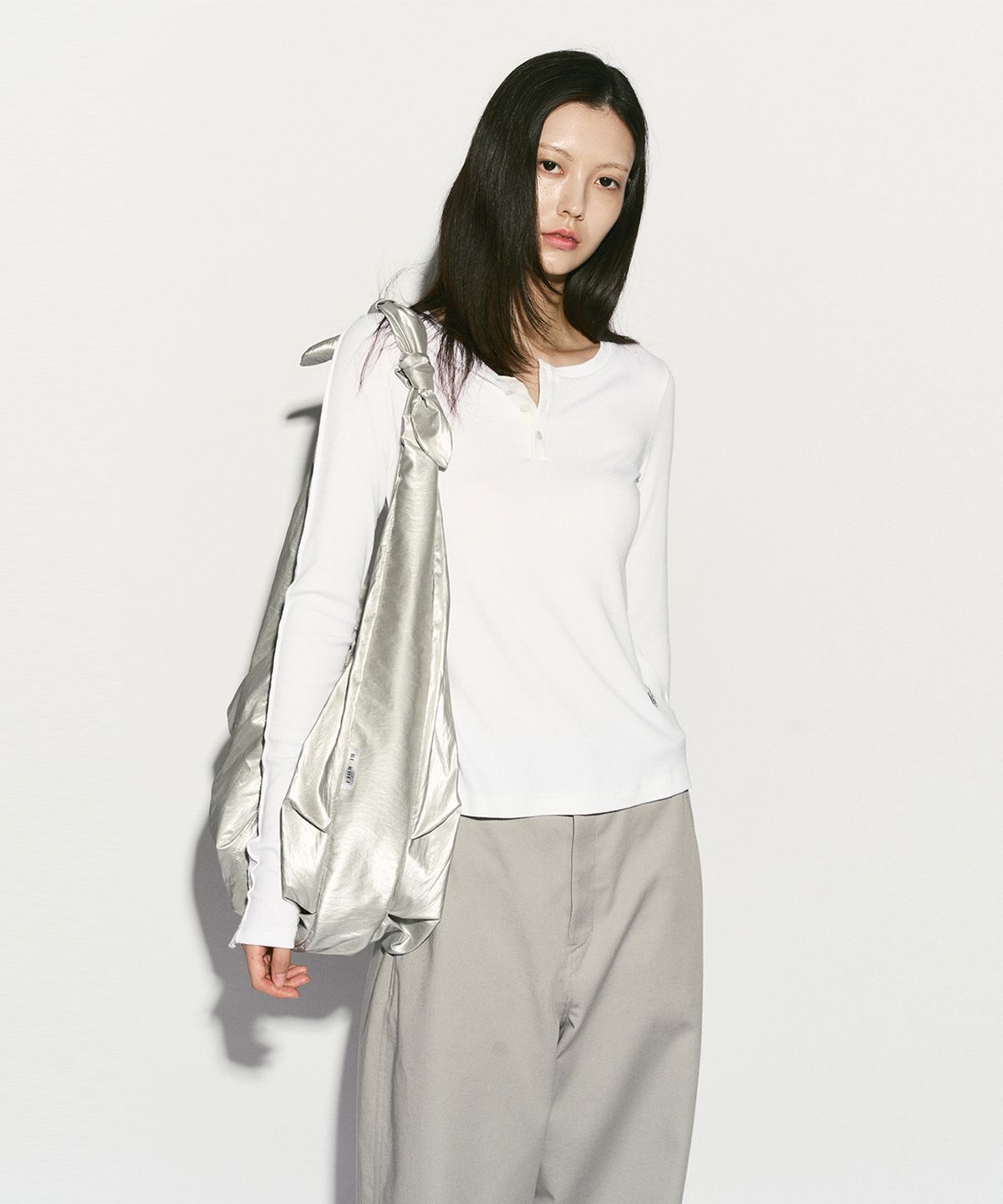 리이(RE RHEE) LONG SLEEVE BUTTON TOP WHITE