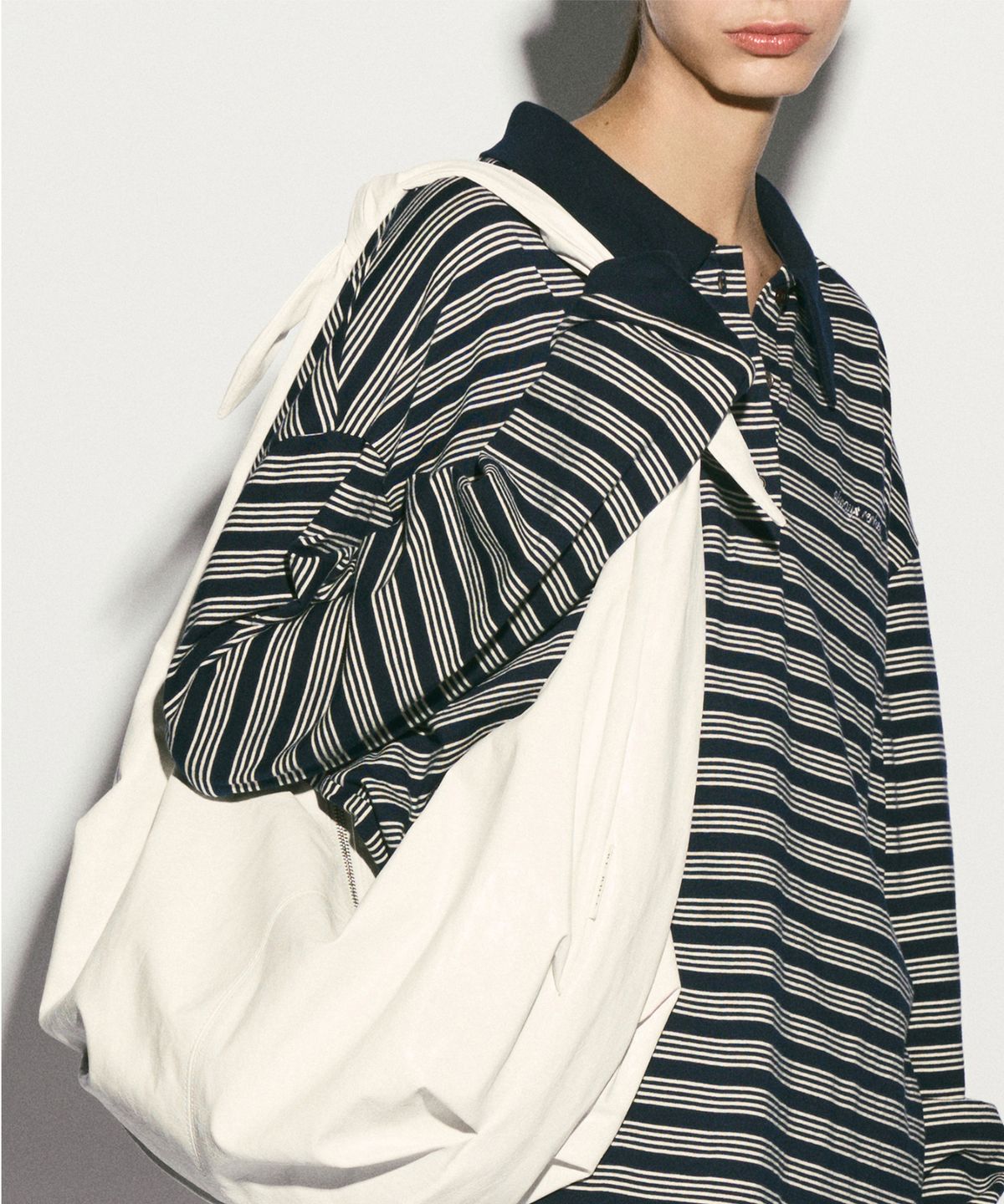 리이(RE RHEE) SLOUCHY HOBO BAG WHITE