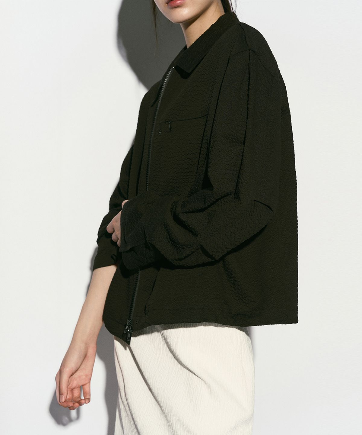 리이(RE RHEE) SEERSUCKER HIDDEN BUTTON JACKET BLACK