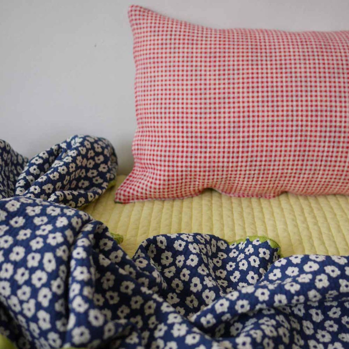 봄봄패브릭스(BOMBOM FABRICS) Triple Cotton blanket (navy flower + pink stripe)