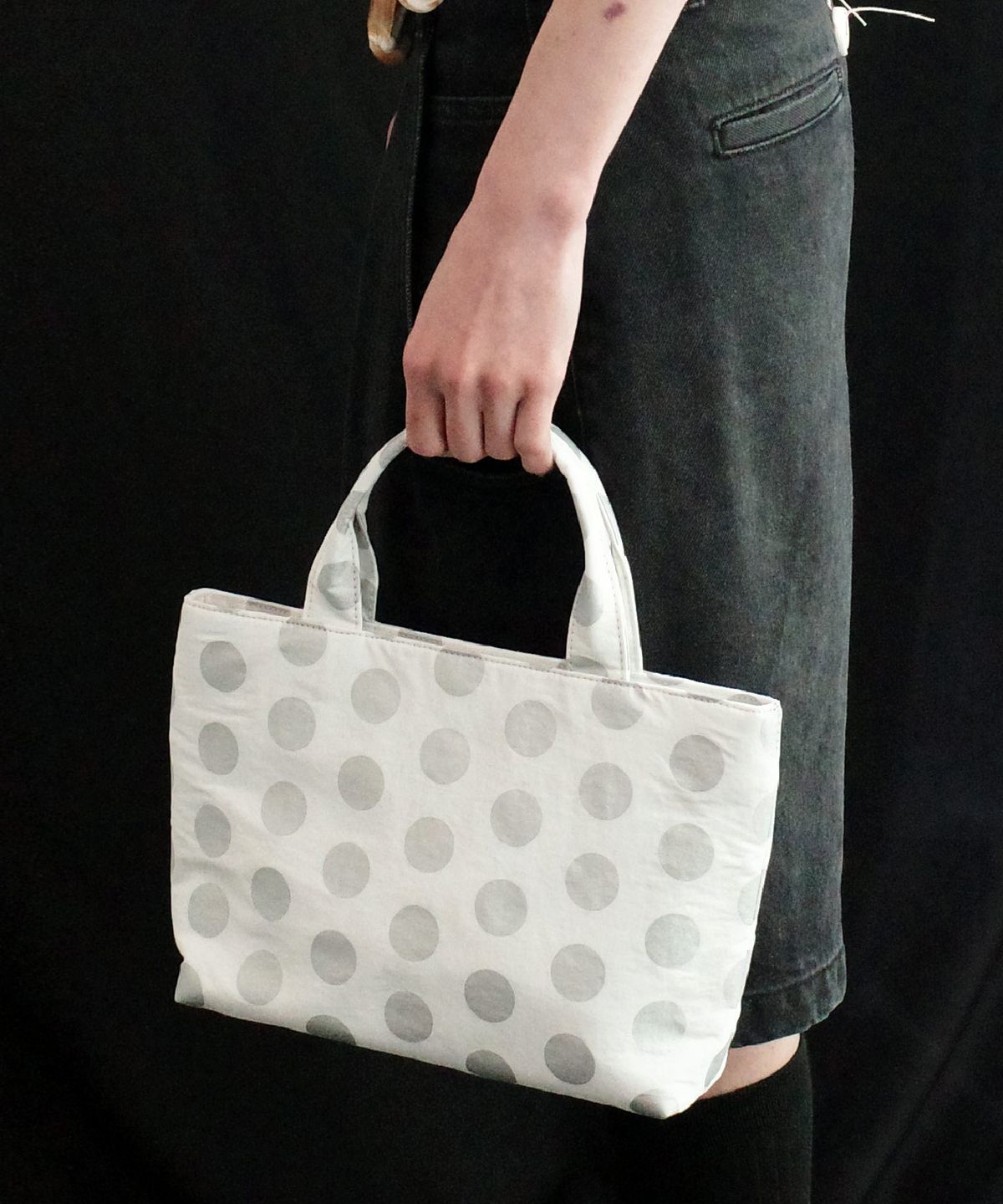 필인더블랭크(FILLINTHEBLANK) Sunday Tote Bag (Dot)(white)
