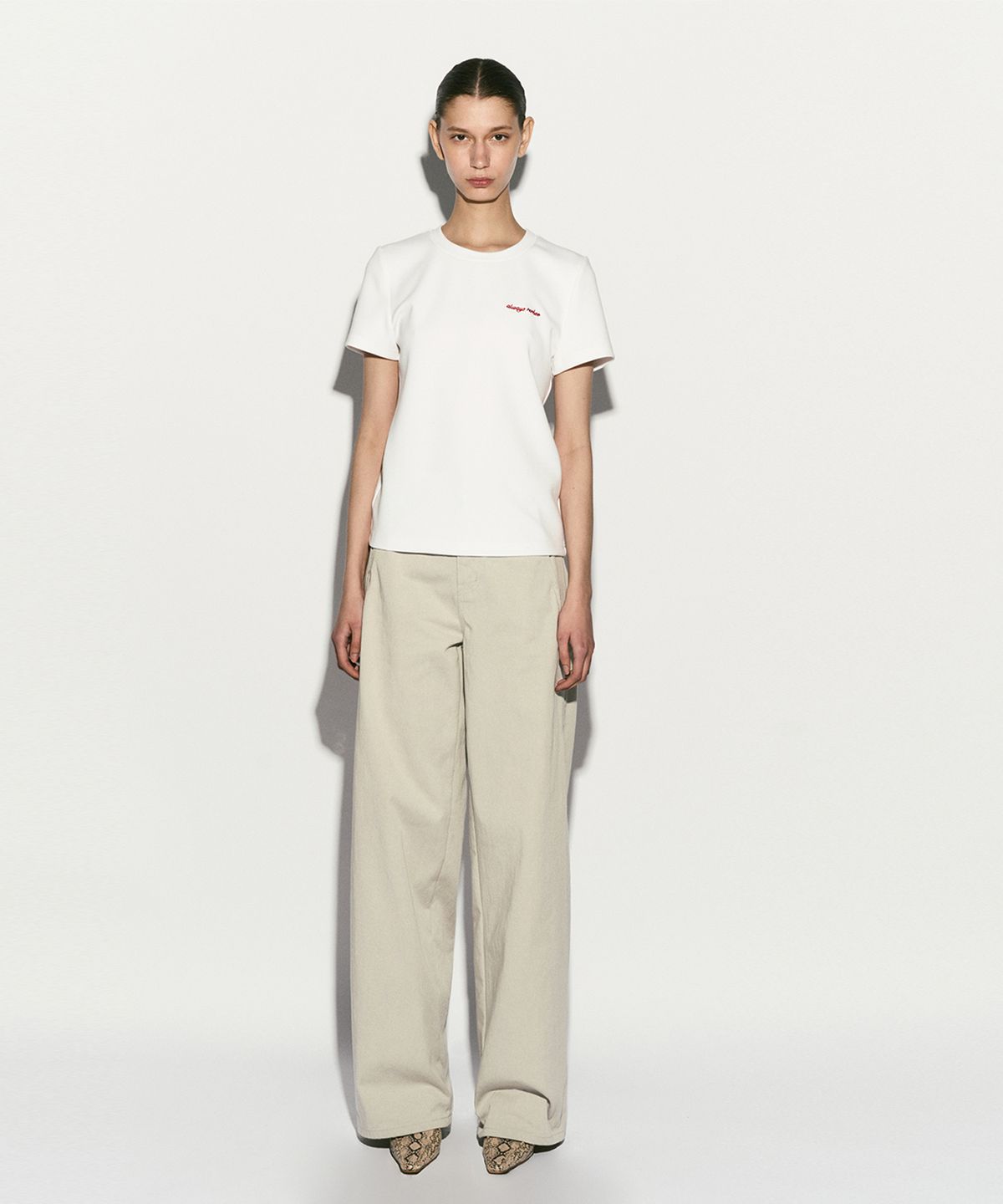 리이(RE RHEE) LOGO EMBROIDERED T-SHIRT WHITE