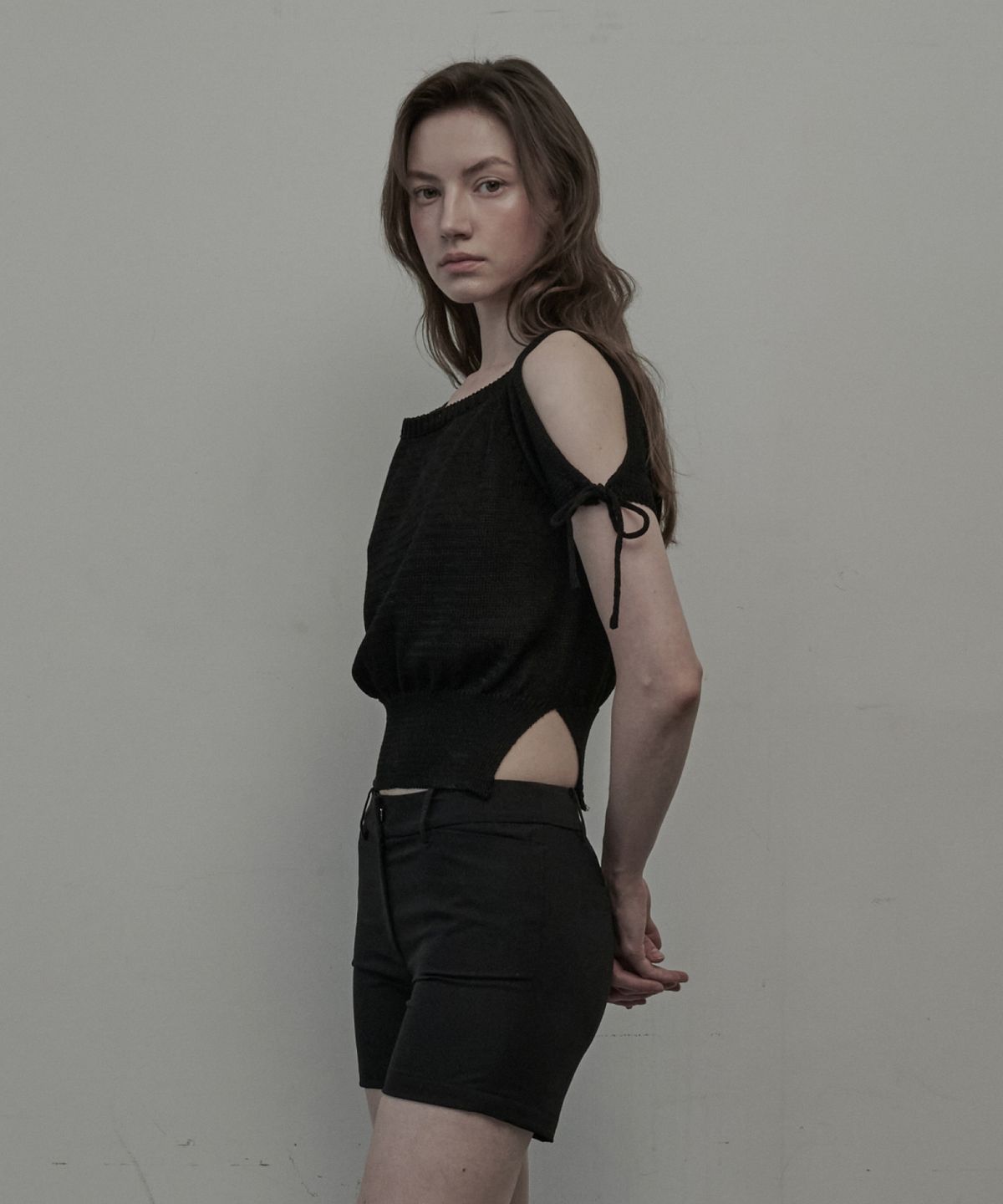 마우솔레움(MAU SOLEUM) Ribbon Grace Knit Top - Black