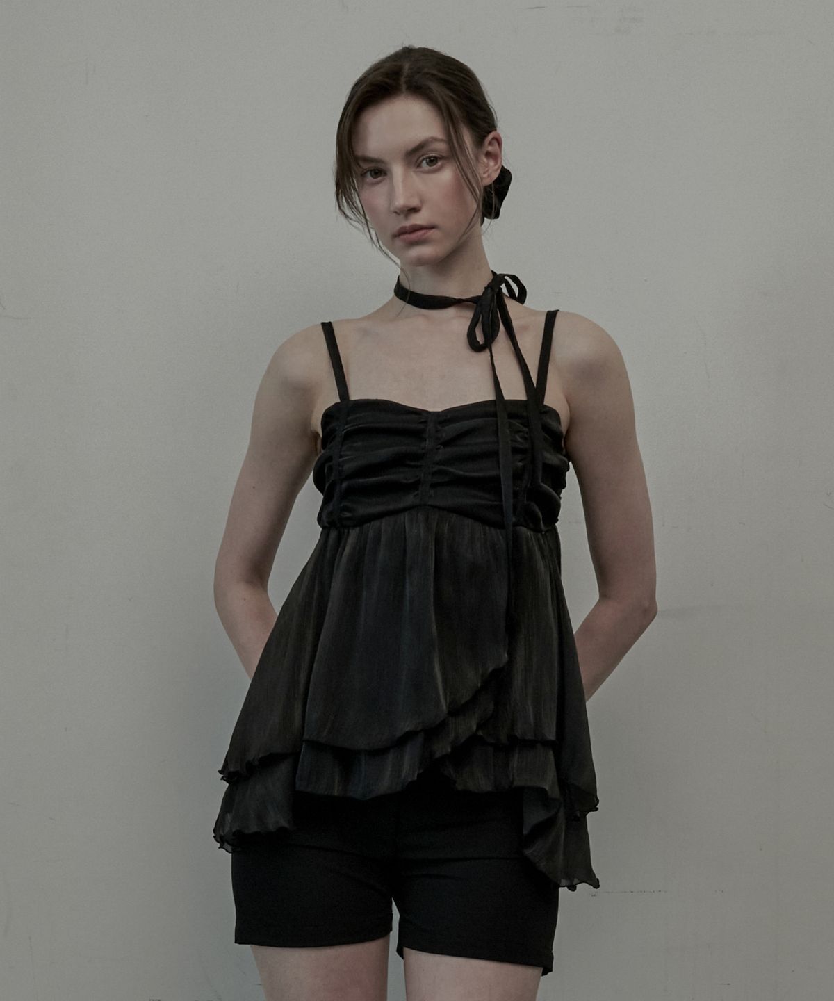 마우솔레움(MAU SOLEUM) Dew Crape Muffler Sleeveless Top - Black