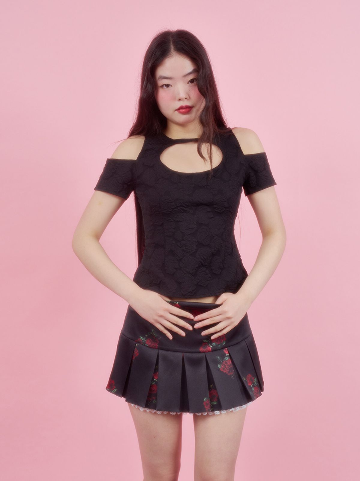 엘프엘프엘프 아카이브스(ELFELFELF ARCHIVES) 플로럴 레이스 플리츠 스커트 [블랙]