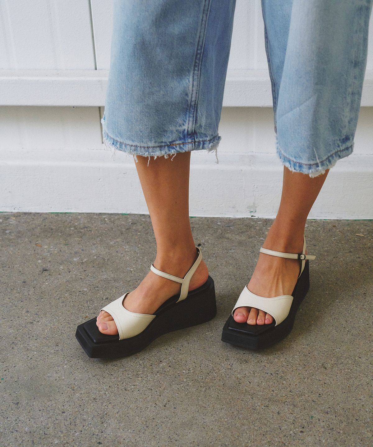트윗비피(TWVP) Lian Platform Sandals LD  리안 플랫폼샌들 레더 25S83 (2colors)