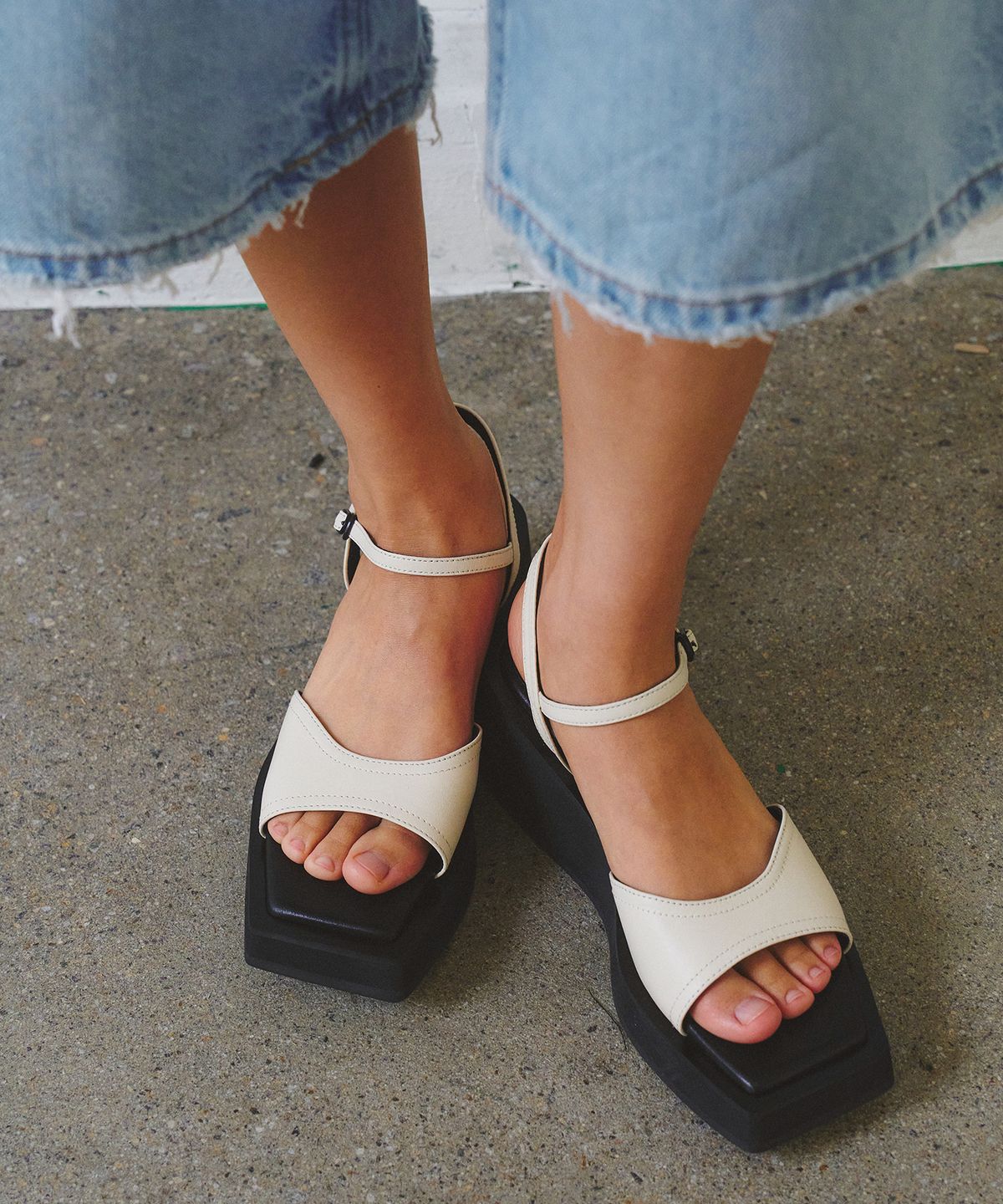 트윗비피(TWVP) Lian Platform Sandals LD  리안 플랫폼샌들 레더 25S83 (2colors)
