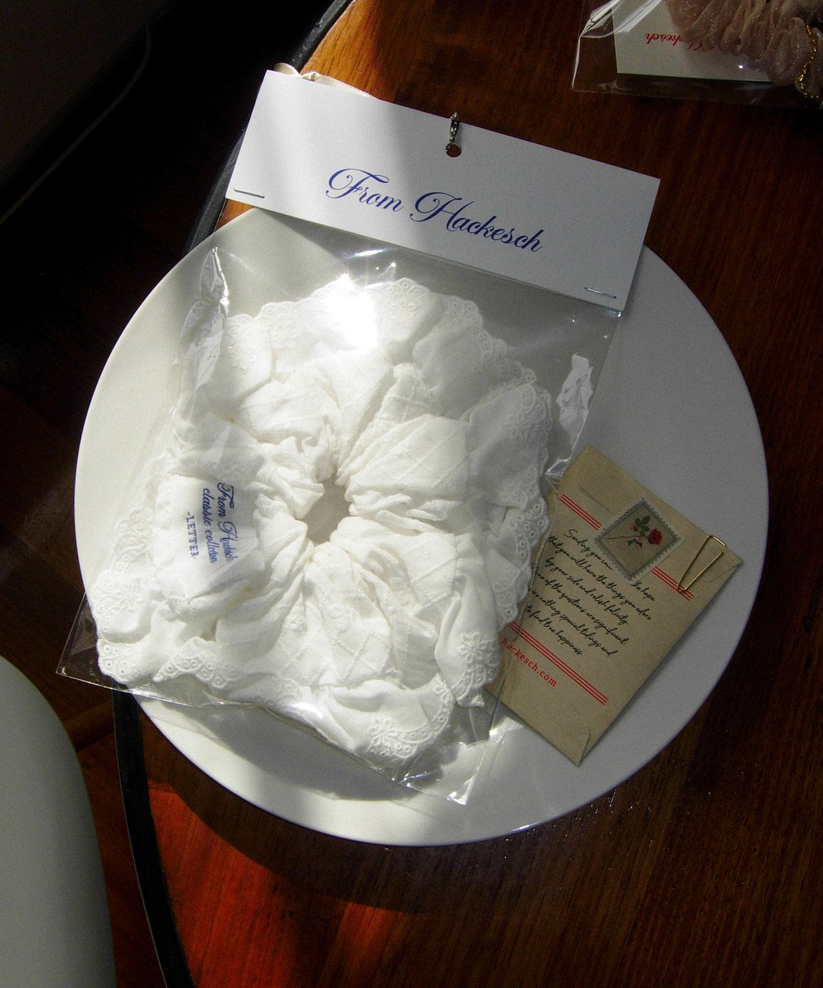 하케쉬(HACKESCH) Jasmin Scrunchie_White