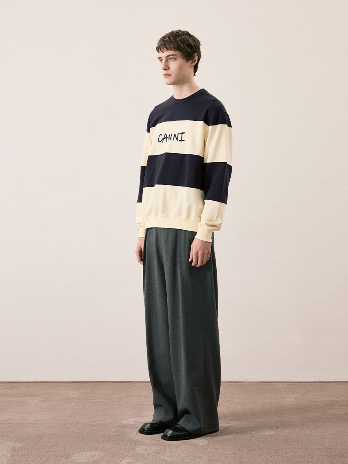 카니(CANNI) BREEZE SWEATSHIRTS (Navy)