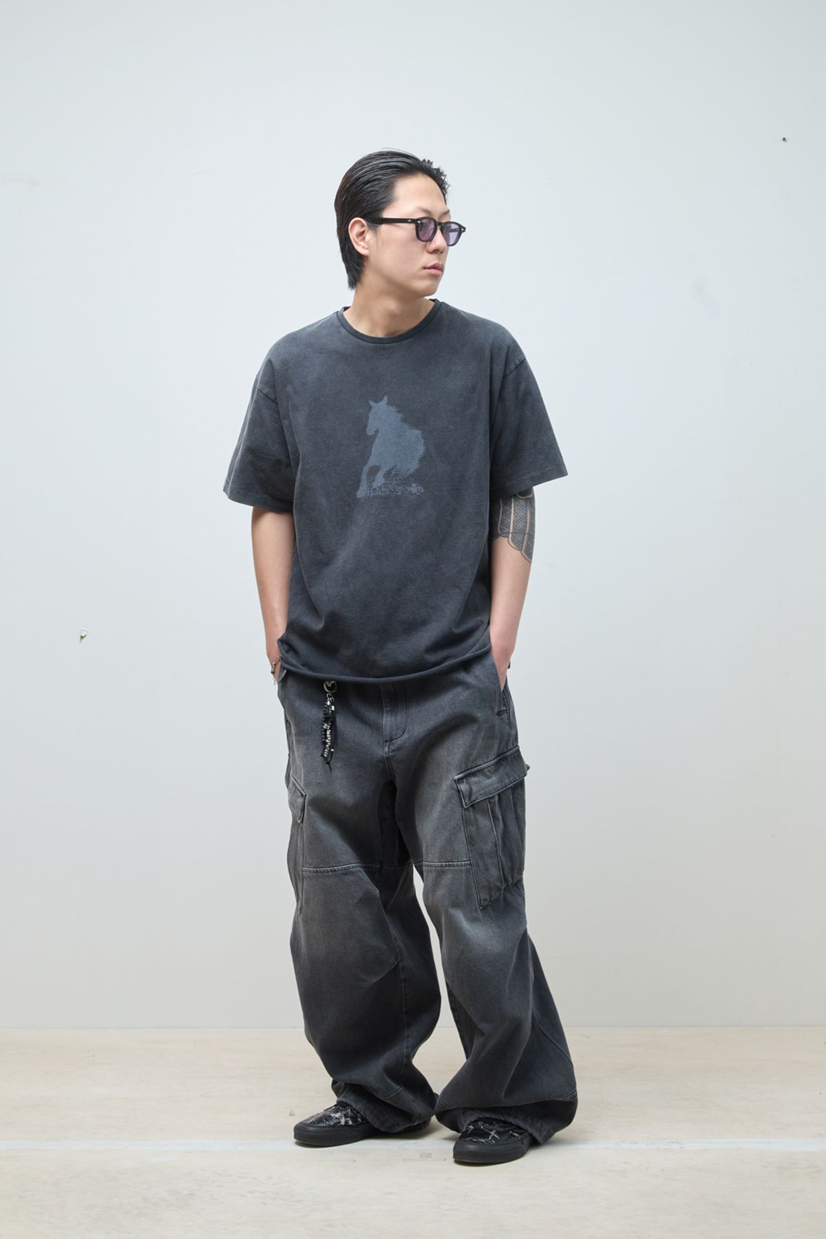 해칭룸(HATCHINGROOM) Horse Tee Black