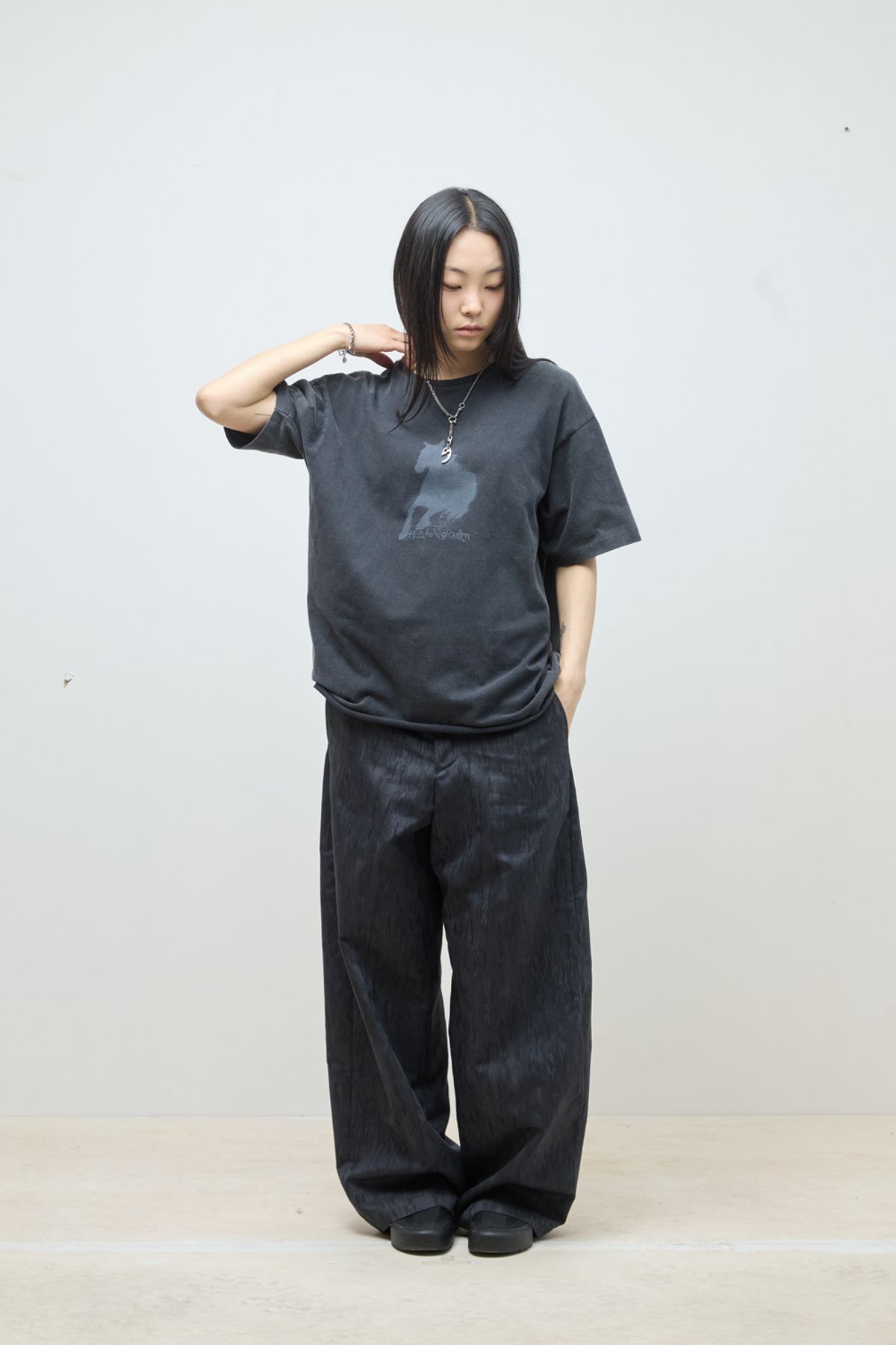 해칭룸(HATCHINGROOM) Horse Tee Black