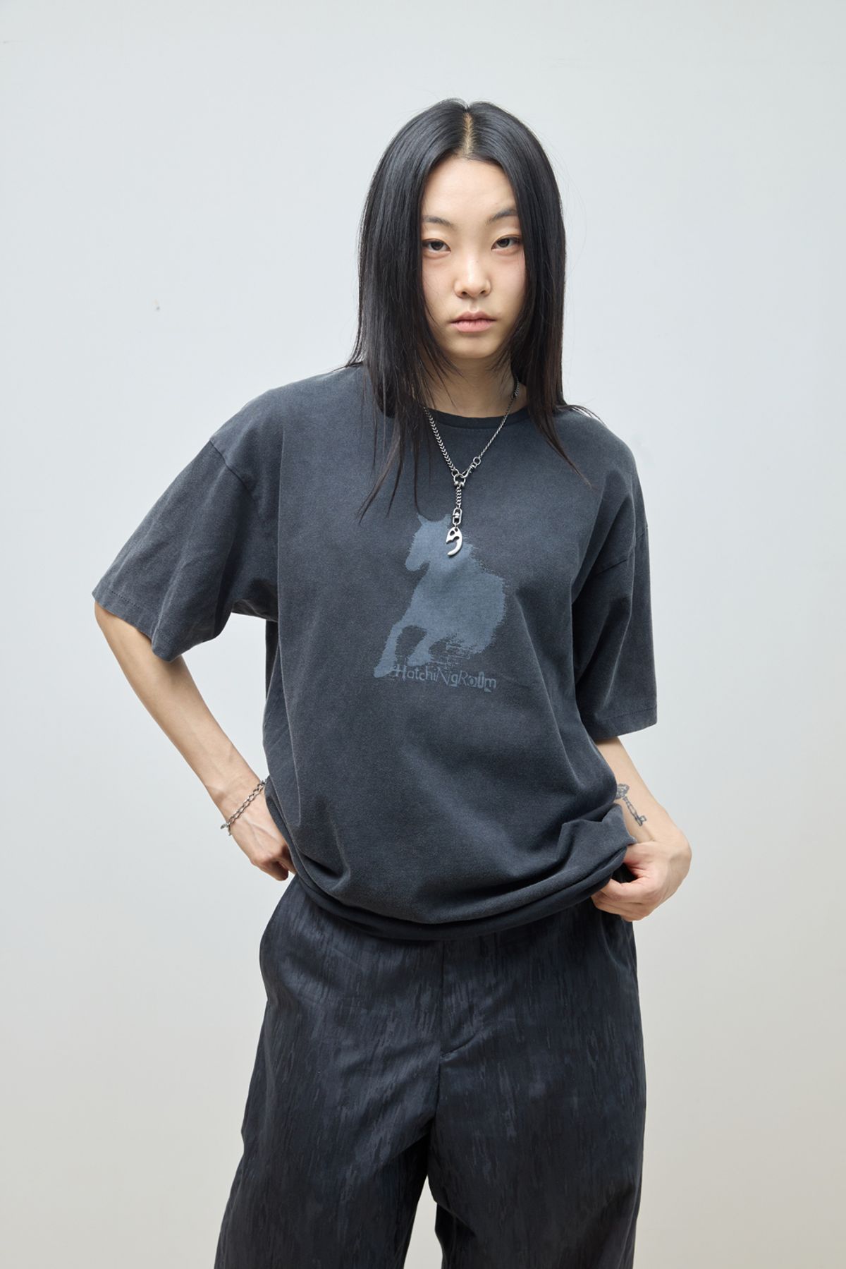 해칭룸(HATCHINGROOM) Horse Tee Black