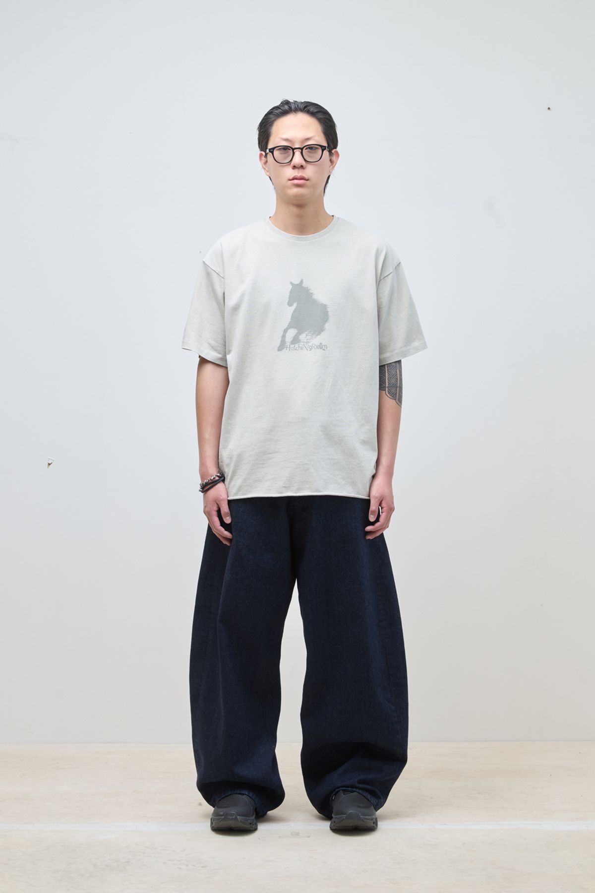 해칭룸(HATCHINGROOM) Horse Tee Dust