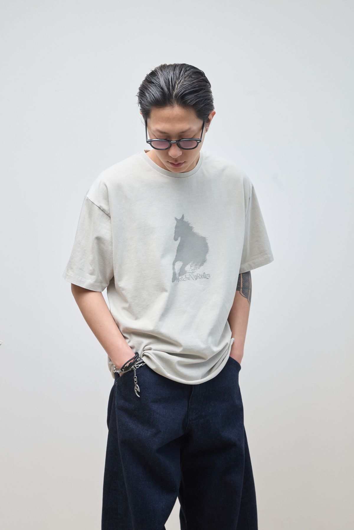 해칭룸(HATCHINGROOM) Horse Tee Dust
