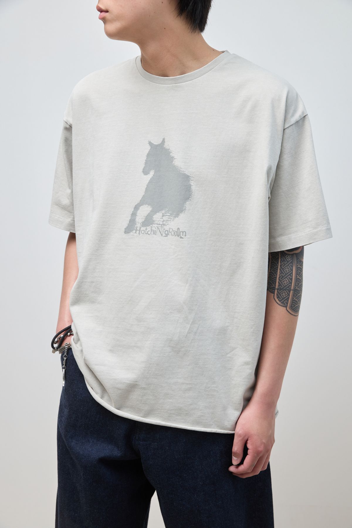 해칭룸(HATCHINGROOM) Horse Tee Dust