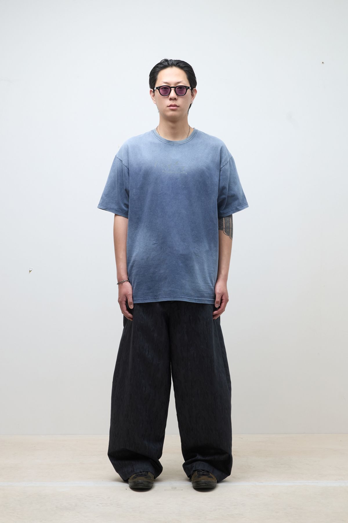 해칭룸(HATCHINGROOM) Room Tee Blue