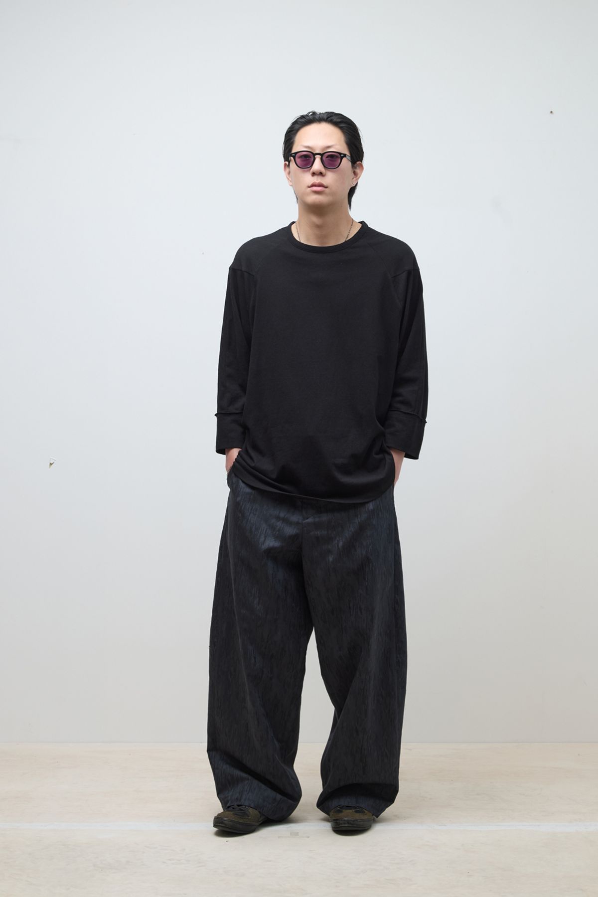 해칭룸(HATCHINGROOM) Seven Cut Tee Black