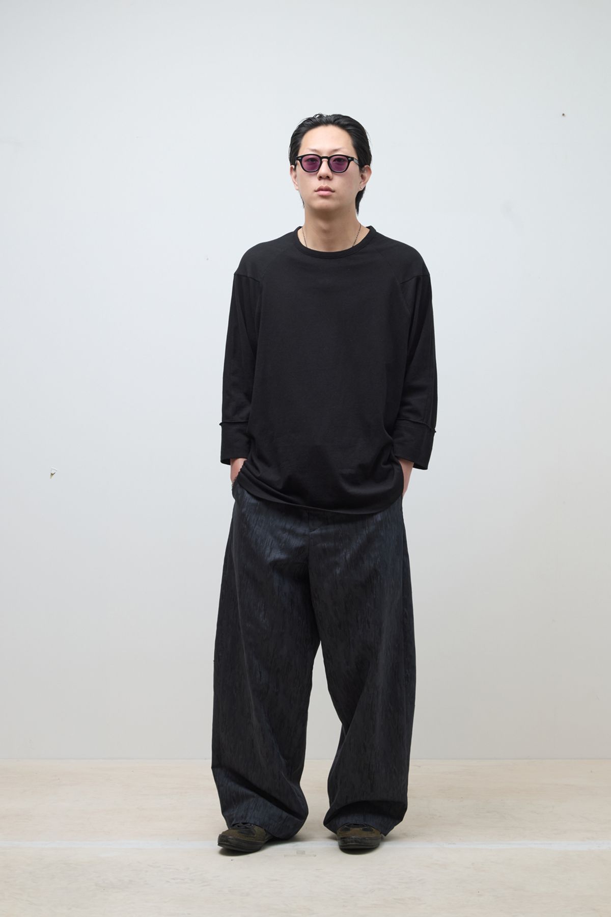해칭룸(HATCHINGROOM) Wide Curve Trousers Jacquard Blue Charcoal