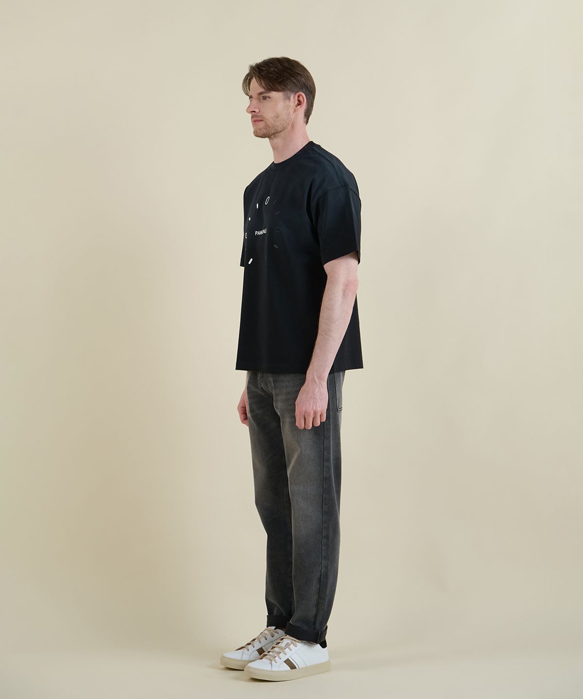 빠니깔레(PANICALE) 블랙 그라데이션 로고 반팔 티셔츠
