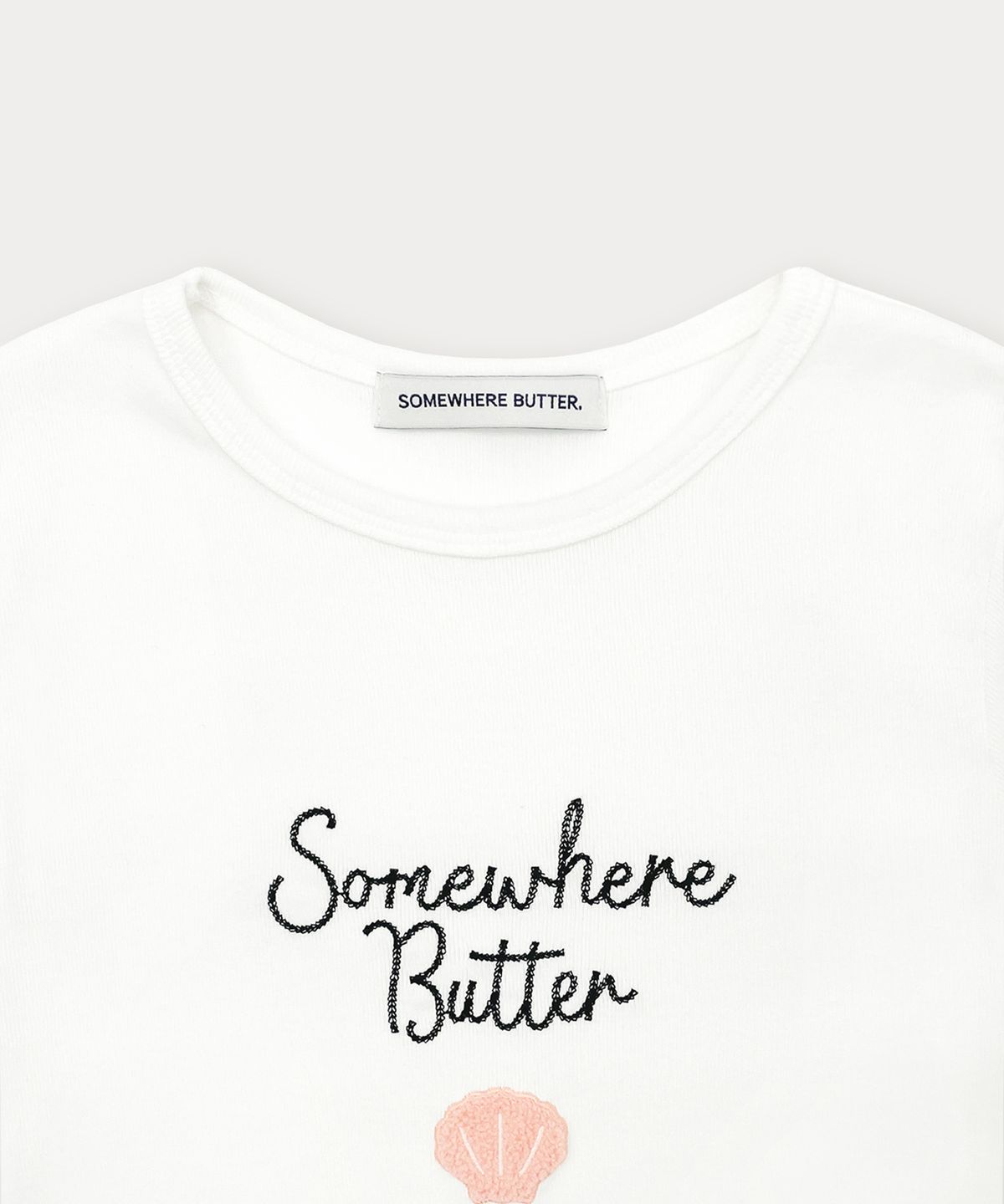 썸웨어버터(SOMEWHEREBUTTER) Boucle Shell Logo Top - Ivory
