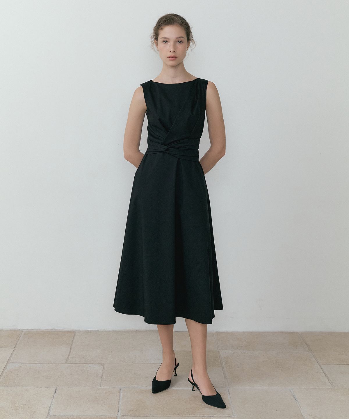 루시르주(LUCIR ZU) Waist-Twisted Sleeveless Dress (black)
