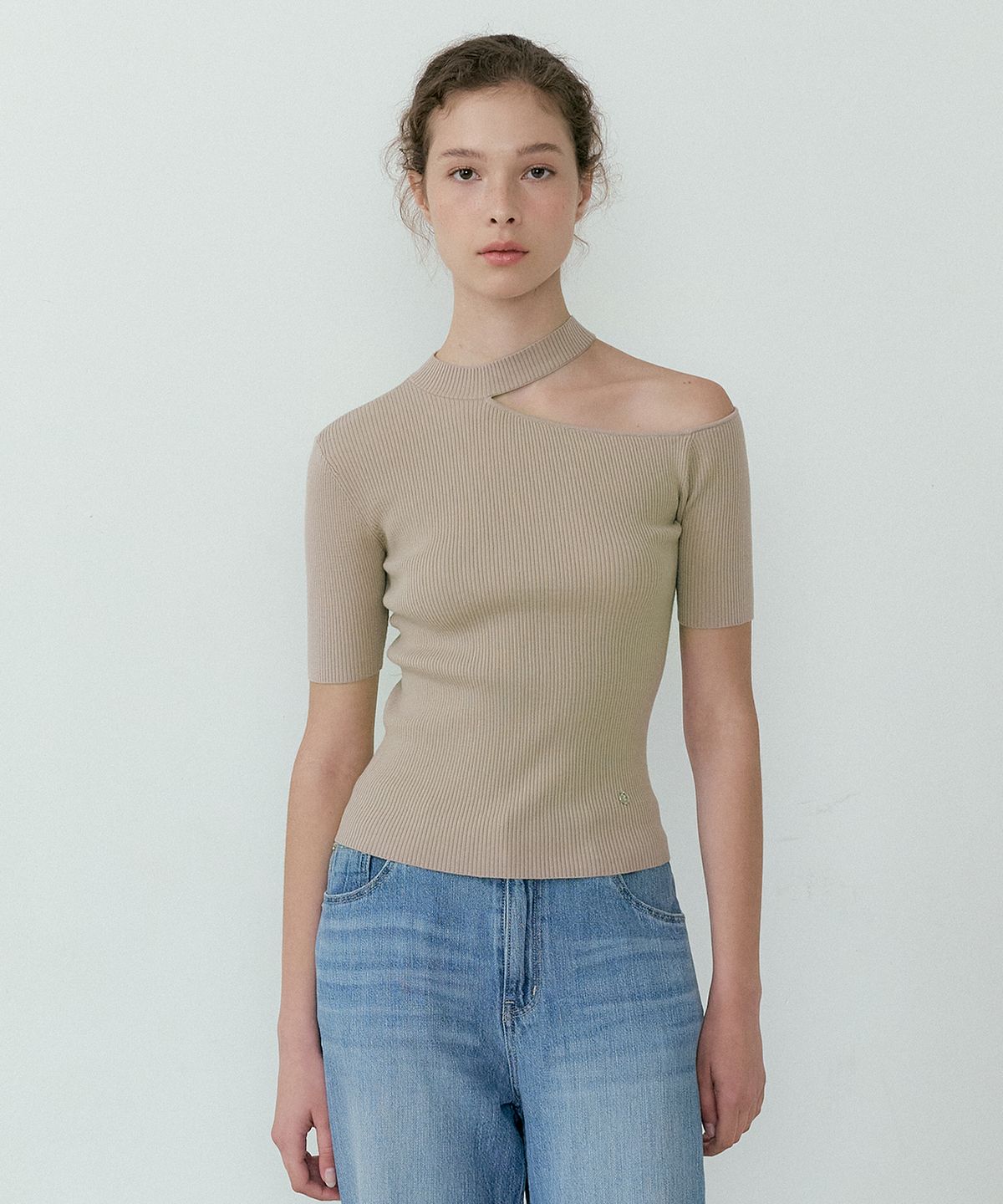 루시르주(LUCIR ZU) Cut off half-turtleneck Knit (beige)