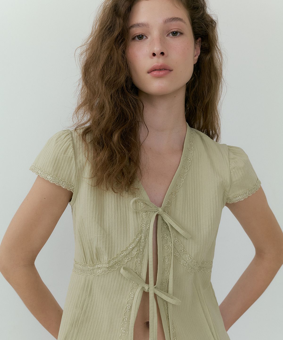 루시르주(LUCIR ZU) Havana Lace Blouse (green)