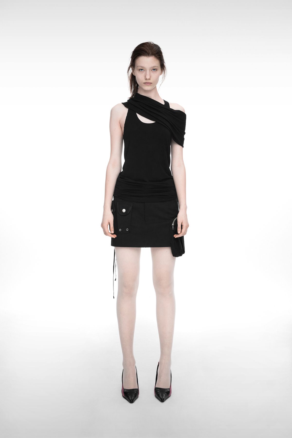 나체(NACHE) STRAP CARGO MINI SKIRT BLACK