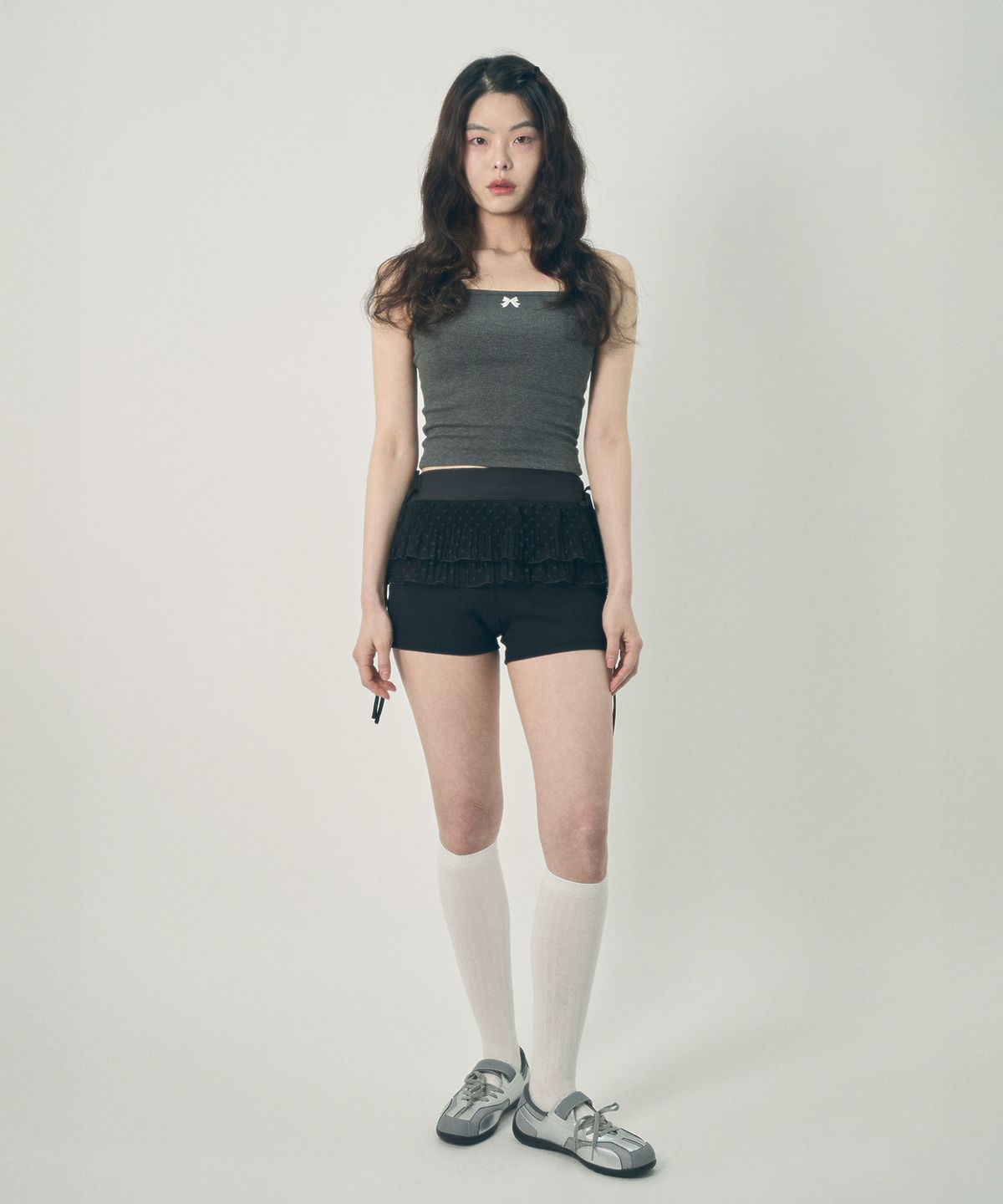 미헤브(MIHEV) 리본 슬리브리스 탑 그레이