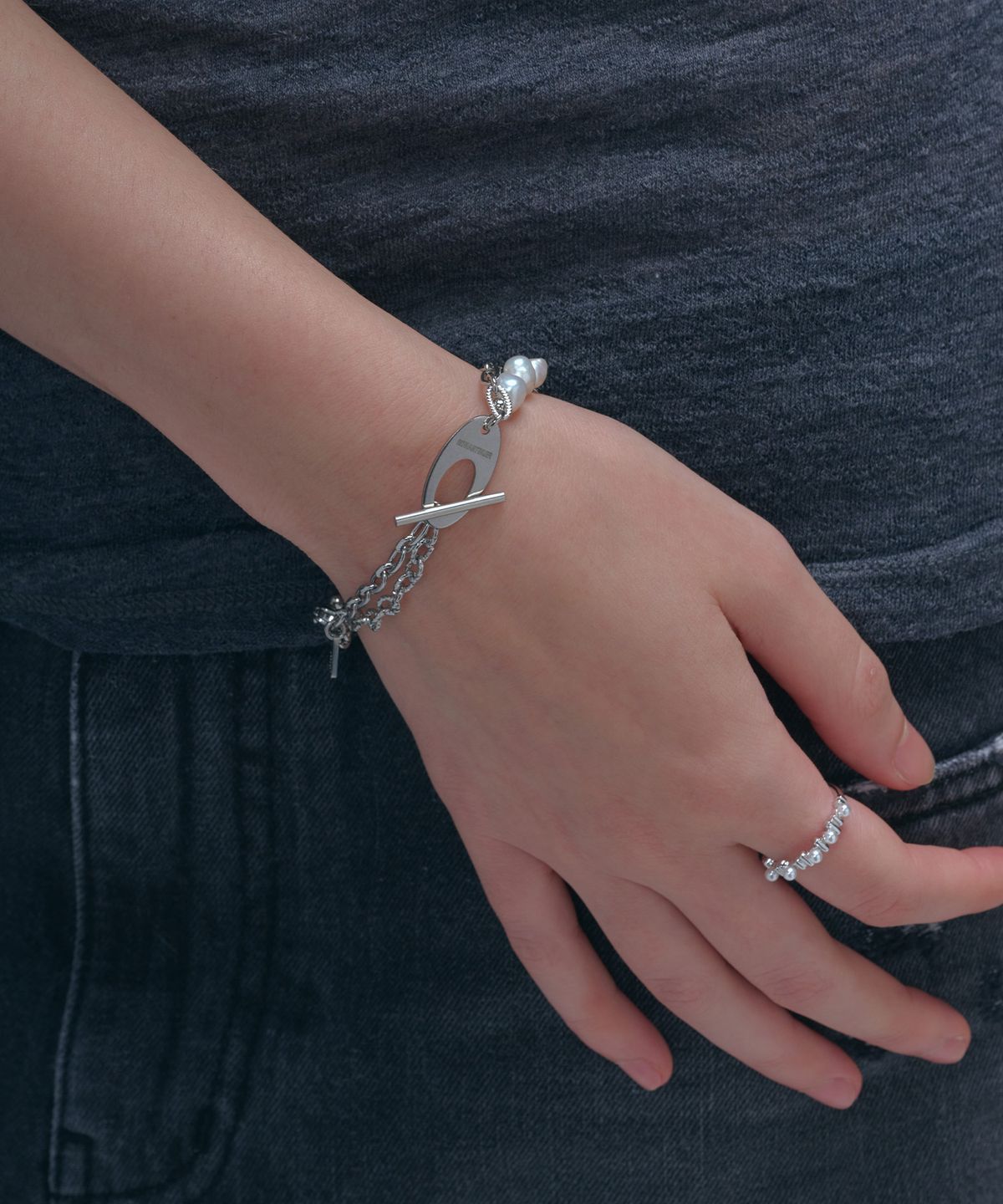 로맨티누어(ROMANTINUER) SN.171 Layered Pearl Toggle Bracelet