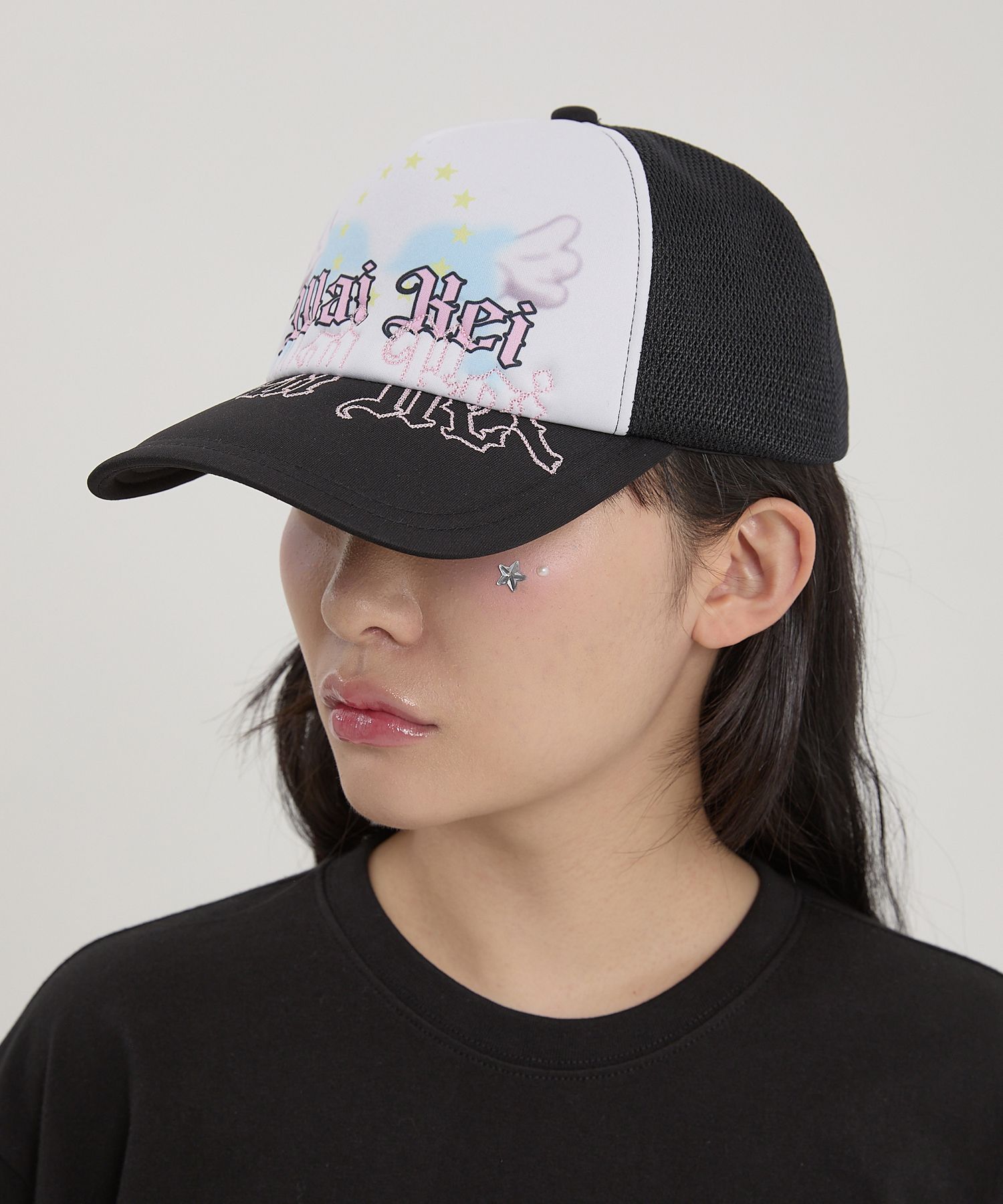 ★Wai Kei★ Angel Dolphin Trucker Cap Pink YKBE02AC01-2 MUSINSA | WAI KEI Angel Dolphin Trucker Cap Black