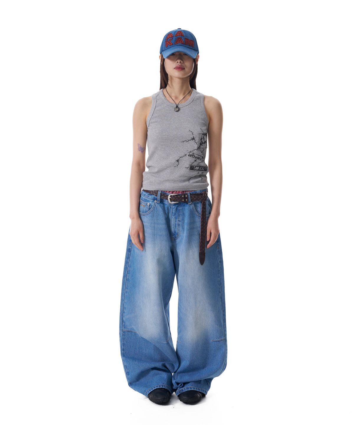 아캄(AAKAM) Embossing Logo Denim Pants (Blue)