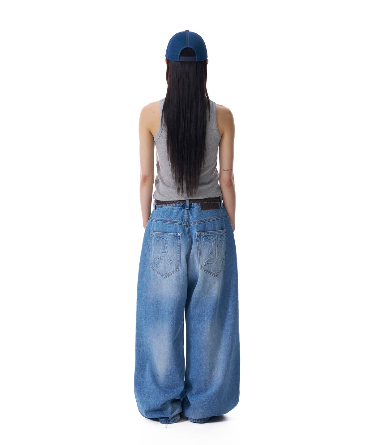 아캄(AAKAM) Embossing Logo Denim Pants (Blue)