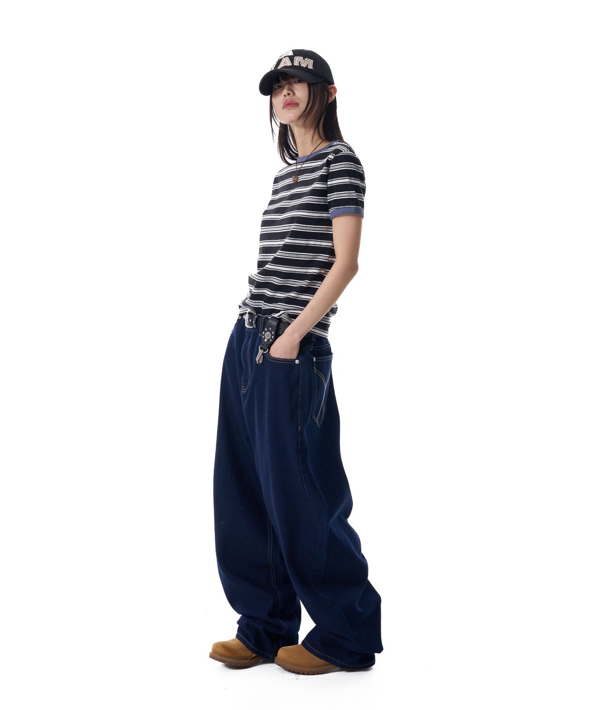 아캄(AAKAM) Tapered Denim Pants (Dark Blue)