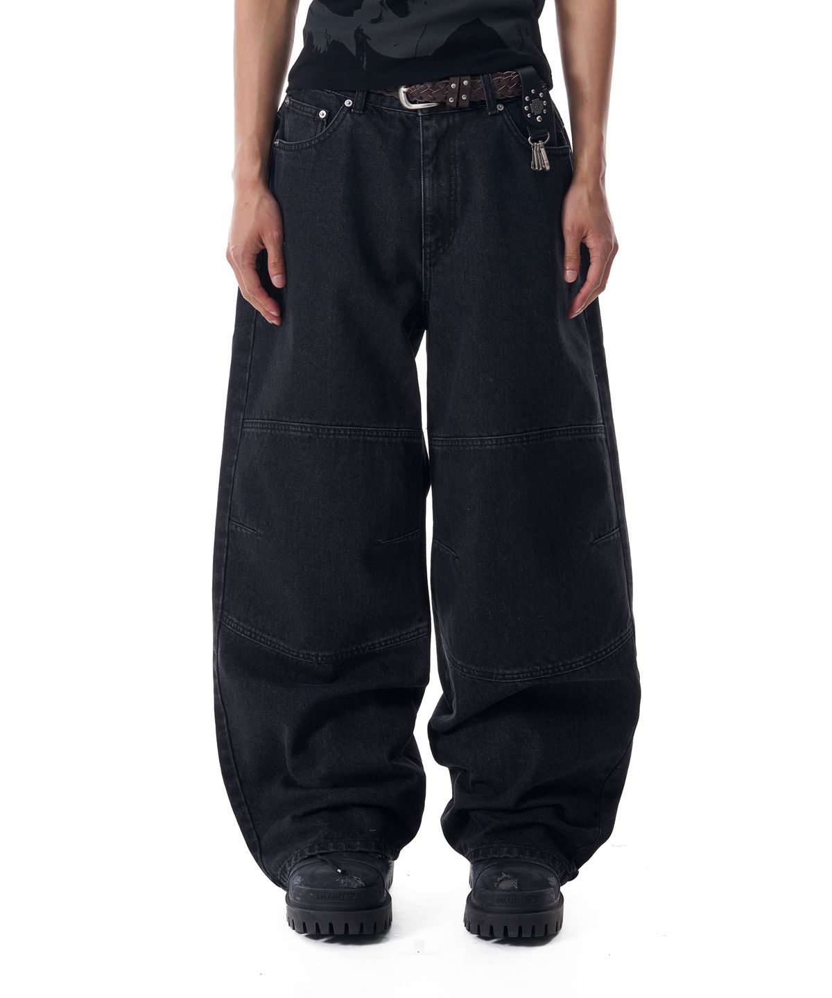 아캄(AAKAM) Knee Incision Washed Denim Pants (Black)