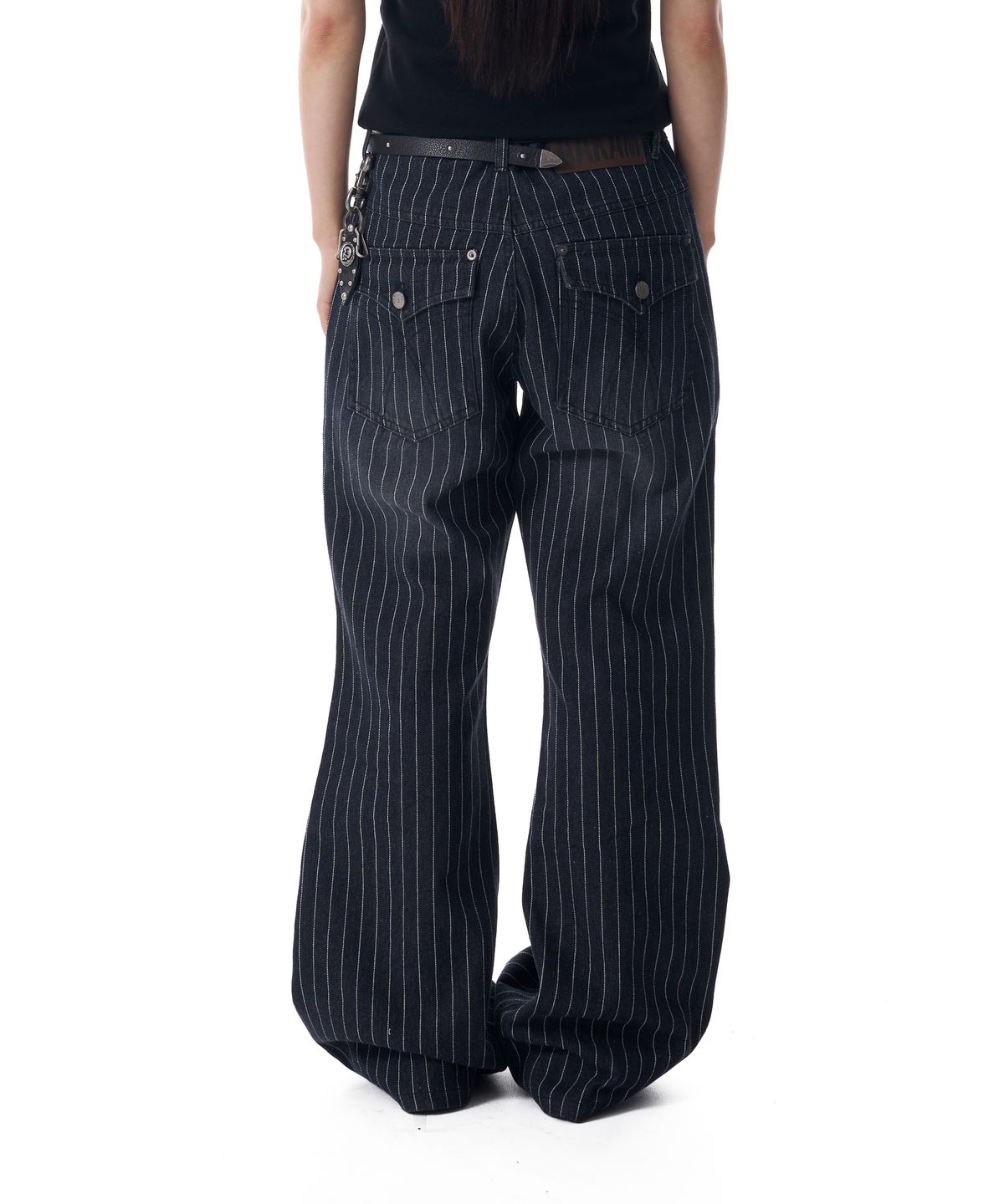 아캄(AAKAM) Striped Flare Denim Pants (Black)