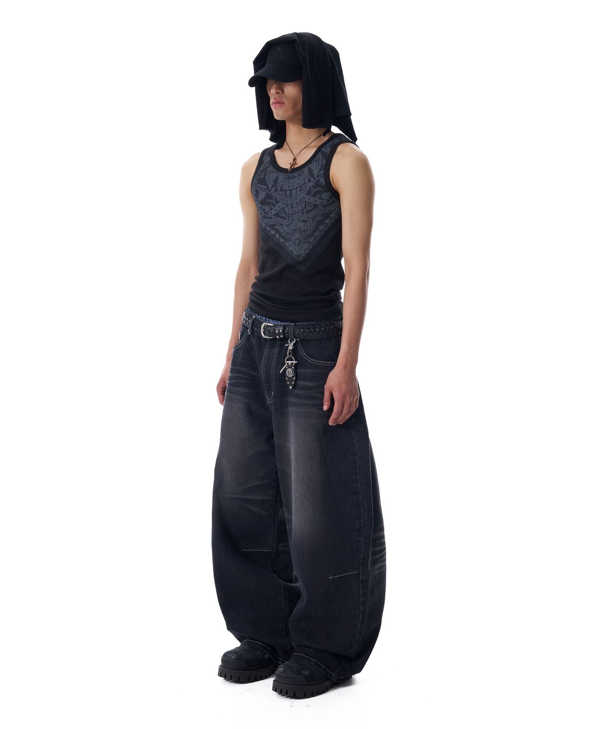 아캄(AAKAM) 2-Lined Eyelet Washed Denim Pants (Black)