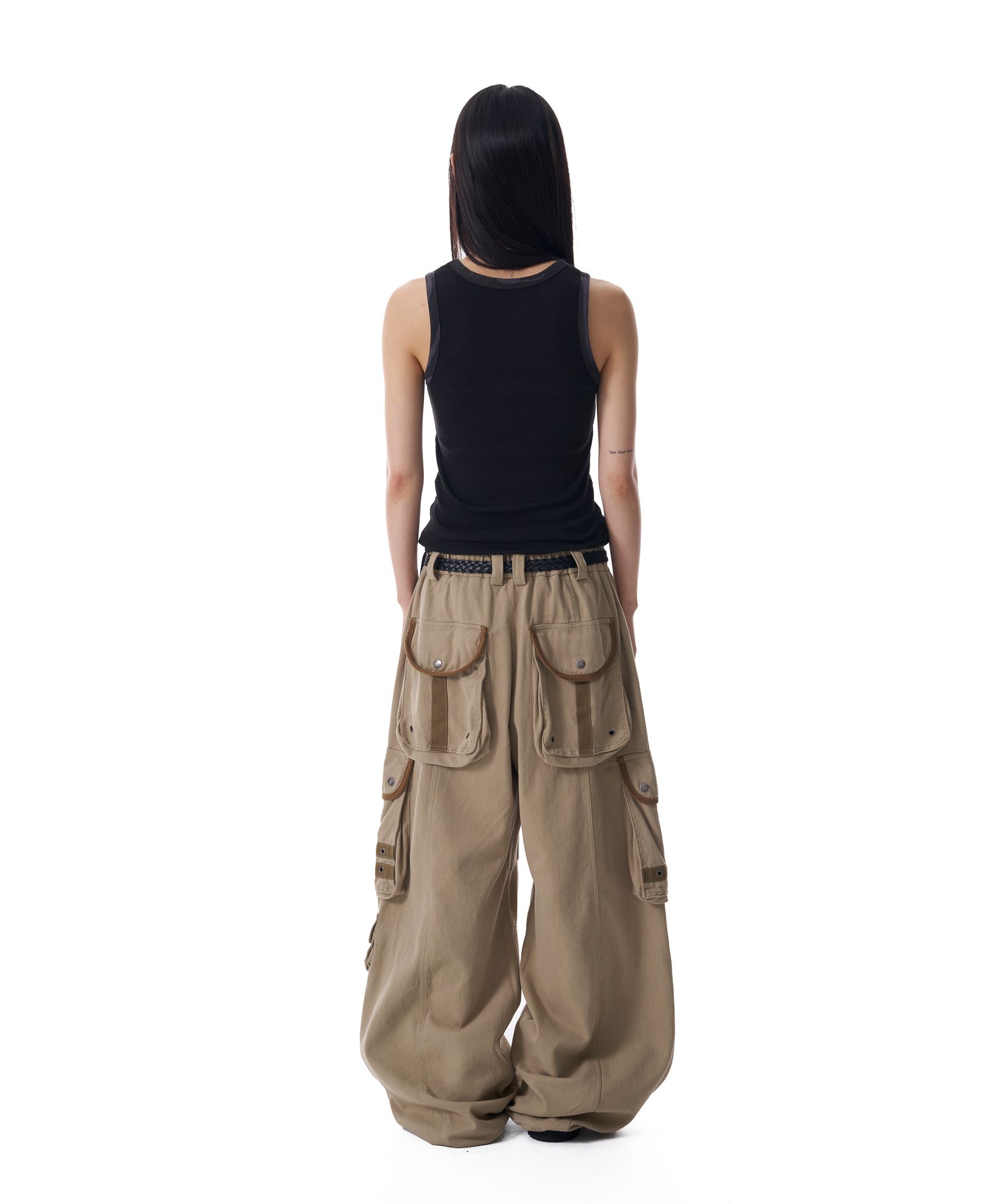 ★AAKAM★ 98 Knee Pin-Tuck Contrast Cargo Pants MUSINSA | AAKAM 98 Knee Pin-Tuck Contrast Cargo Pants (Beige)